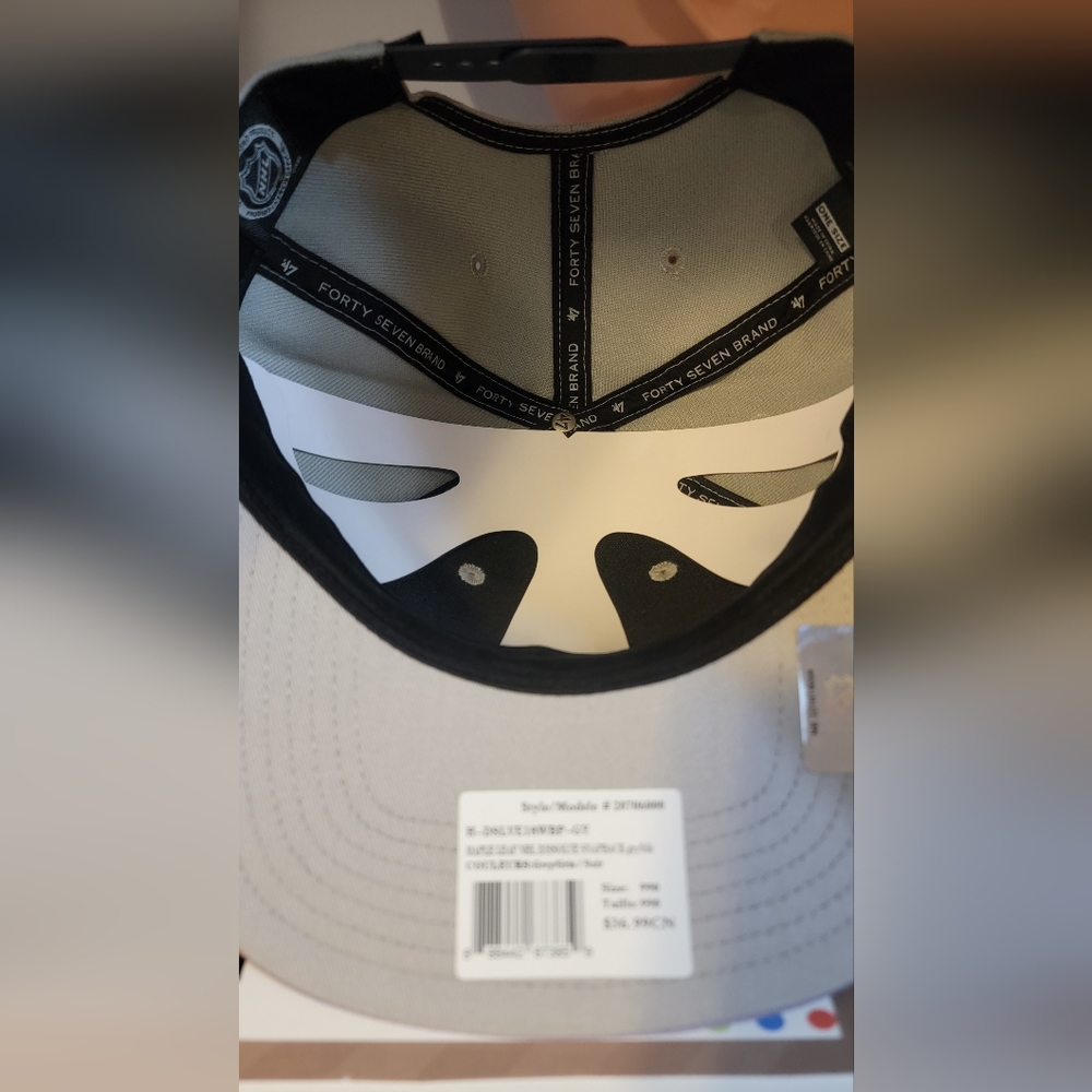 BNWT - Toronto Maple Leafs Snapback Hat - Picture 4 of 7